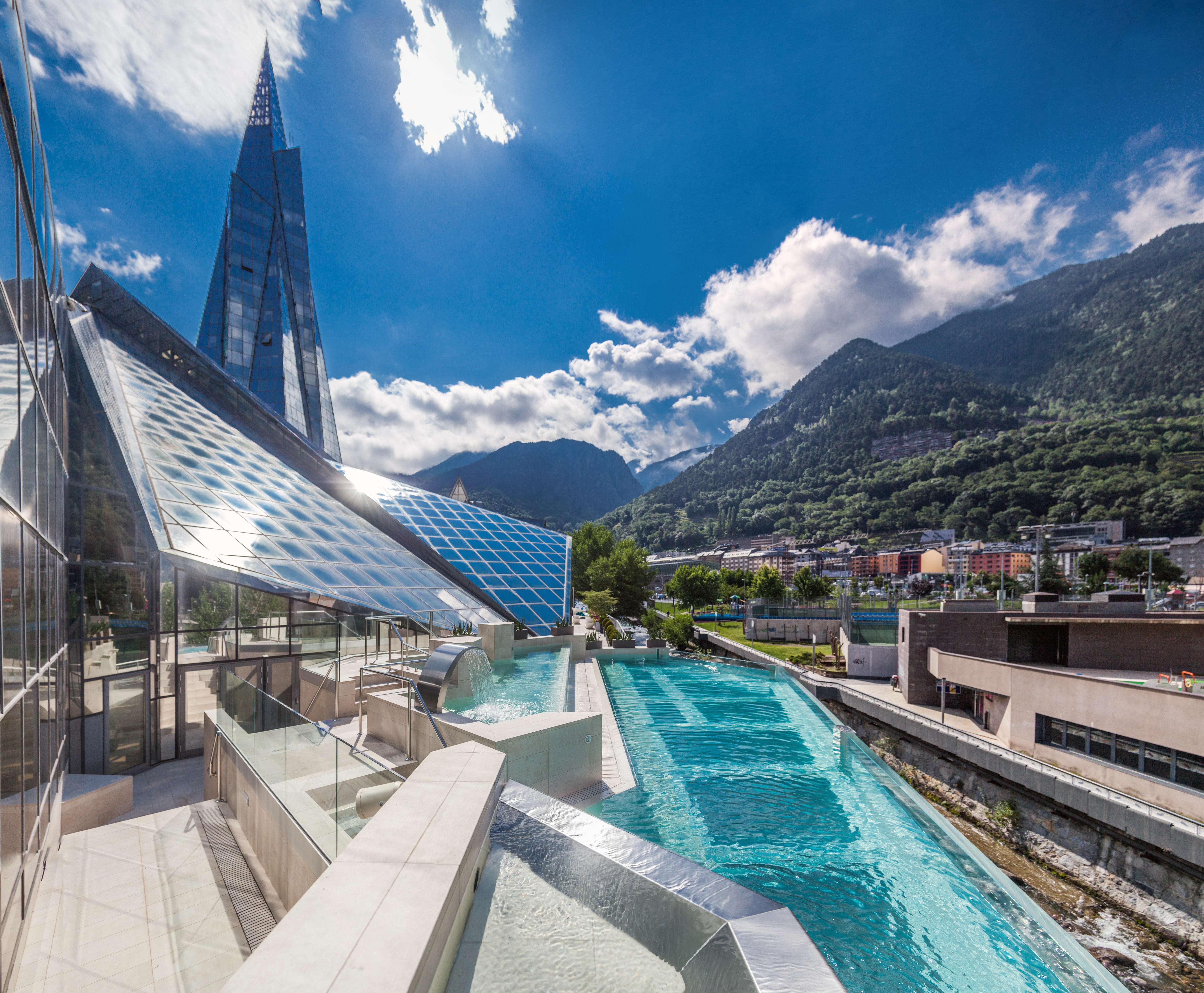 Hotel + Caldea con Masaje 20min